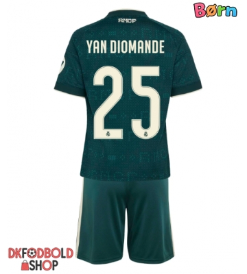 Real Madrid Yan Diomande #25 Udebanesæt Børn 2026-27 Kort ærmer (+ korte bukser)